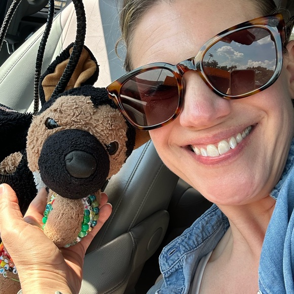 Meet your Posher, Whitney - Picture 1 of 1